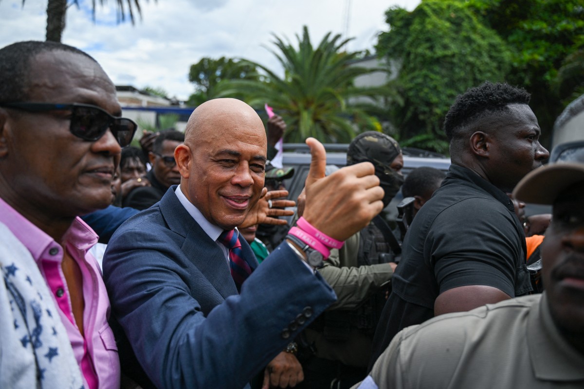 Election: Michel Martelly submits his documents to the BED Ouest 1